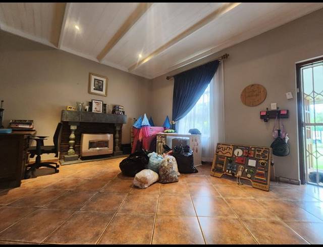 3 BEDROOM HOUSE FOR SALE IN BRACKENHURST